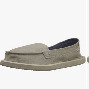 Women’s Tan Sanuks